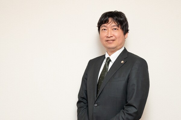 富永 慎太朗弁護士のインタビュー写真