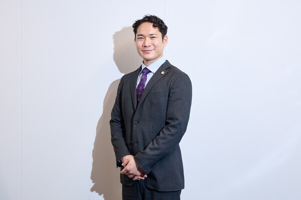 仲本 大河弁護士のインタビュー写真