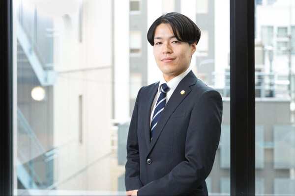 社本 恭輔弁護士のインタビュー写真