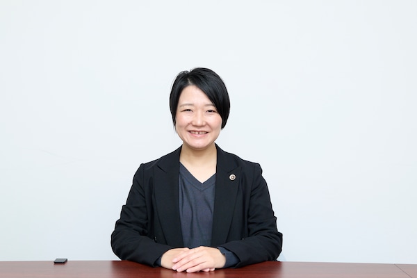 岬 宏美弁護士のインタビュー写真