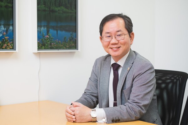 岩本 亘平弁護士のインタビュー写真