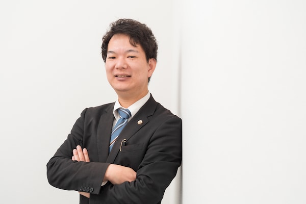 川手 涼平弁護士のインタビュー写真