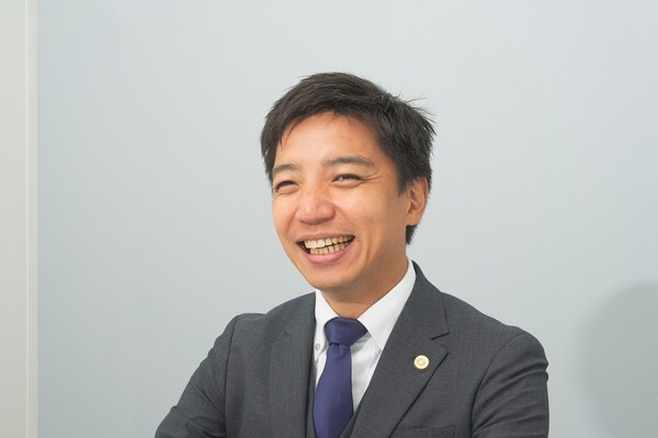 岡本 健佑弁護士のインタビュー写真