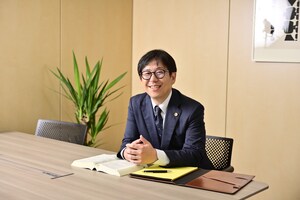 河野 雄太弁護士のインタビュー写真