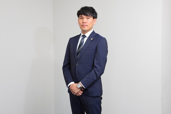 細淵 拓弁護士のインタビュー写真