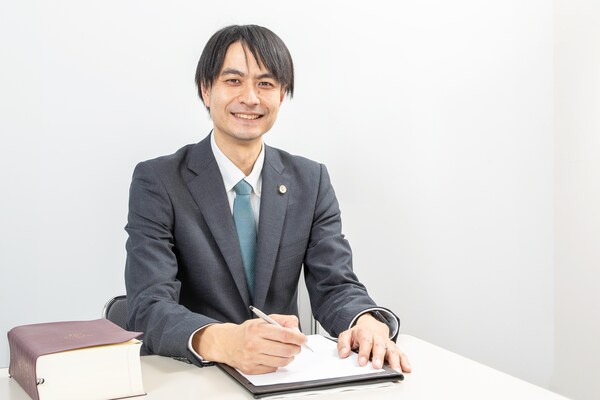 稲田 翔平弁護士のインタビュー写真