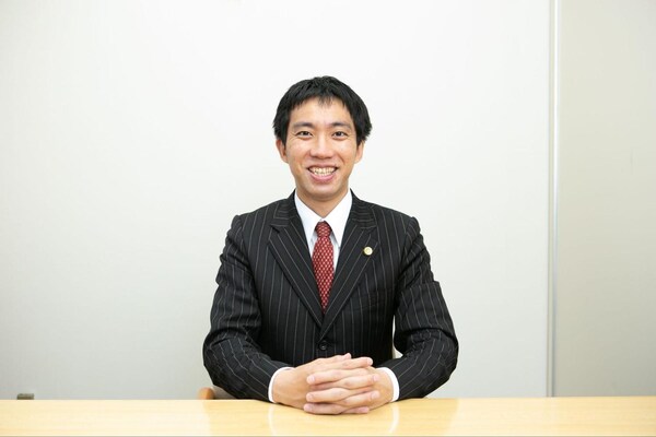 園田 洋輔弁護士のインタビュー写真