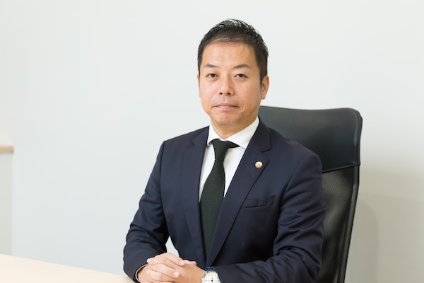 新川 政広弁護士のインタビュー写真