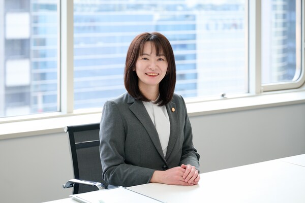 光山 夏貴弁護士のインタビュー写真