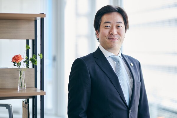 星野 泰志弁護士のインタビュー写真