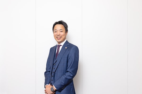 小菅 哲宏弁護士のインタビュー写真