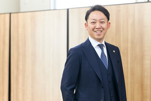 丹澤 明主実弁護士のインタビュー写真