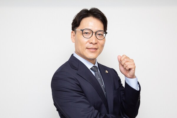 川﨑 聡介弁護士のインタビュー写真