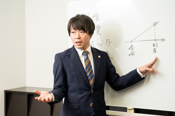 松下 将弁護士のインタビュー写真