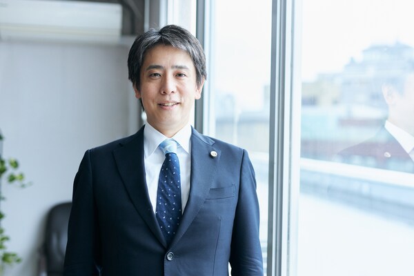 金丸 哲大弁護士のインタビュー写真
