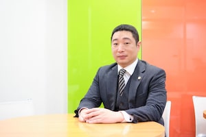 大崎 詠人弁護士のインタビュー写真