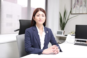 亀山 友紀弁護士のインタビュー写真