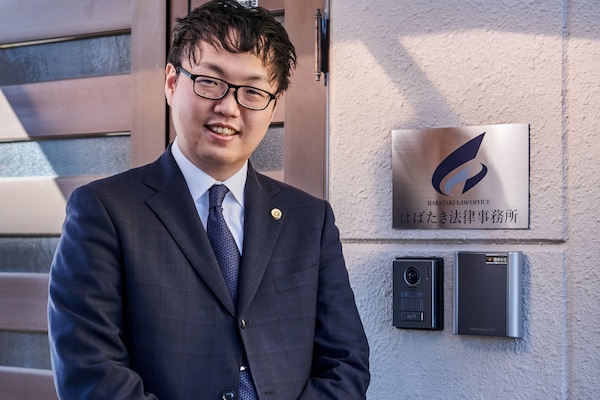 羽鳥 正靖弁護士のインタビュー写真