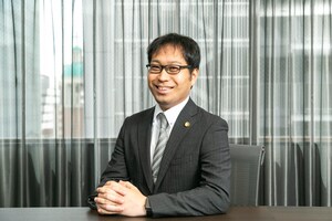 井上 圭章弁護士のインタビュー写真