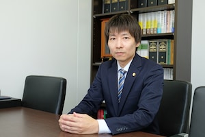 吉田 佑介弁護士のインタビュー写真