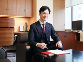 福岡 宏保弁護士のインタビュー写真