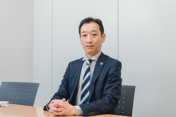井上 剛弁護士のインタビュー写真