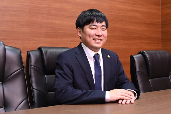 小林 久貴弁護士のインタビュー写真