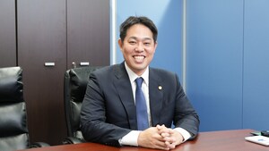 土屋 峻弁護士のインタビュー写真