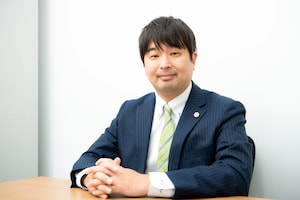 柳川 智輝弁護士のインタビュー写真
