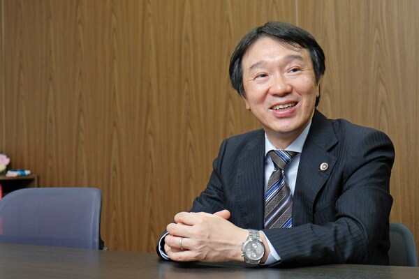 廣部 俊介弁護士のインタビュー写真
