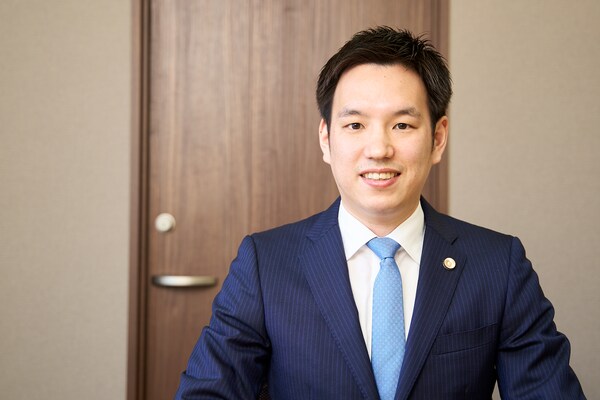 坂下 雄思弁護士のインタビュー写真