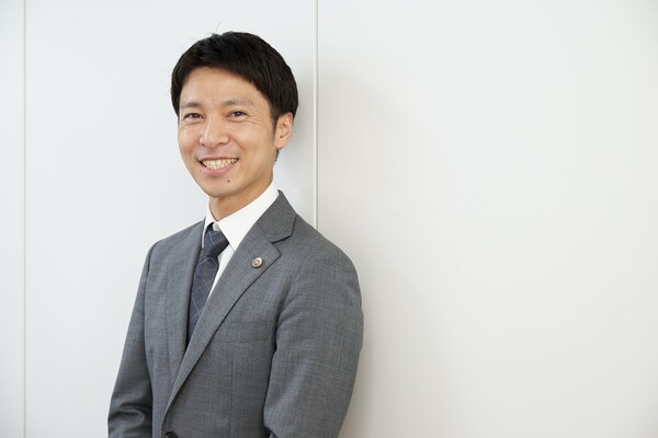 川崎 仁寛弁護士のインタビュー写真