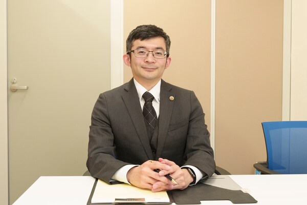 黒木 朋宏弁護士のインタビュー写真