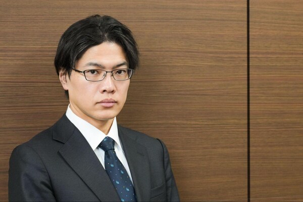 下東 洋介弁護士のインタビュー写真