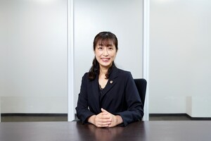 安達 友基子弁護士のインタビュー写真