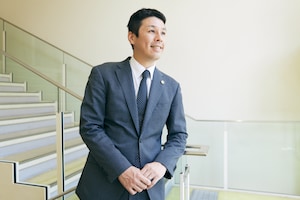 薦田 知浩弁護士のインタビュー写真