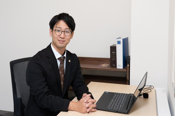 安井 健二弁護士のインタビュー写真