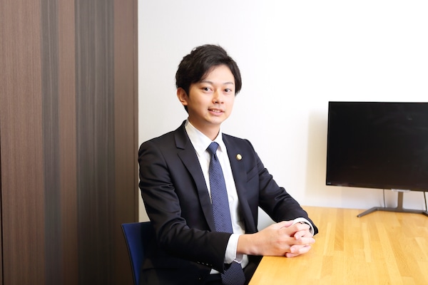 清水 祐太郎弁護士のインタビュー写真