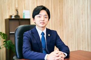 生藤 史博弁護士のインタビュー写真
