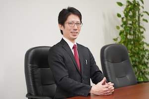有村 章宏弁護士のインタビュー写真