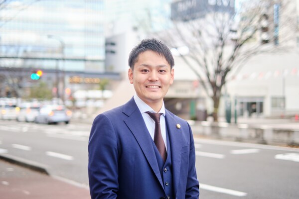 田中 航弁護士のインタビュー写真