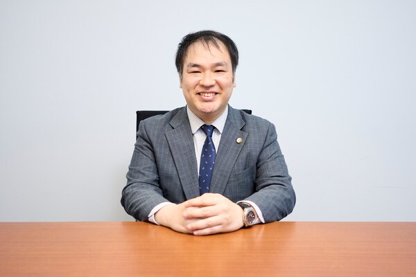 徳永 祐一弁護士のインタビュー写真