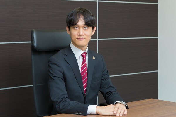 市之瀬 龍和弁護士のインタビュー写真