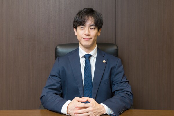 久米 孝和弁護士のインタビュー写真