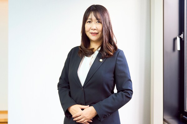 小澤 友美弁護士のインタビュー写真