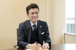 理崎 智英弁護士のインタビュー写真