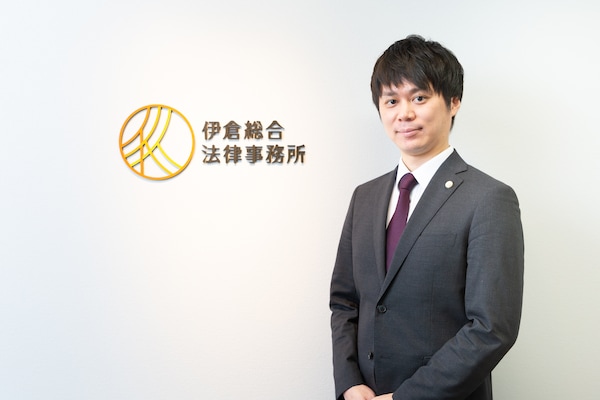 大杉 隼也弁護士のインタビュー写真
