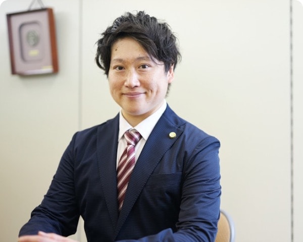 導入事例：辰野 樹市弁護士の顔写真