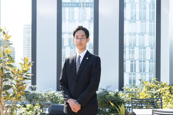 立川 諒輔弁護士のインタビュー写真