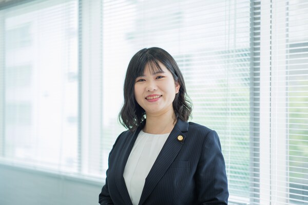 豊田 夕雪弁護士のインタビュー写真